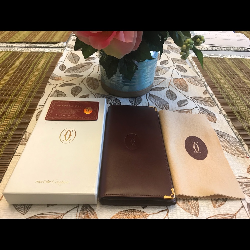 ❌SOLD❌ 💯 Authentic Must de Cartier Long Wallet
